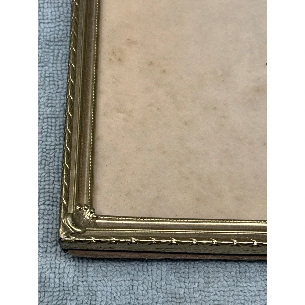 Vintage Ornate Gold Tone Metal Filigree Picture Frame Tabletop 5x7 Glass Front